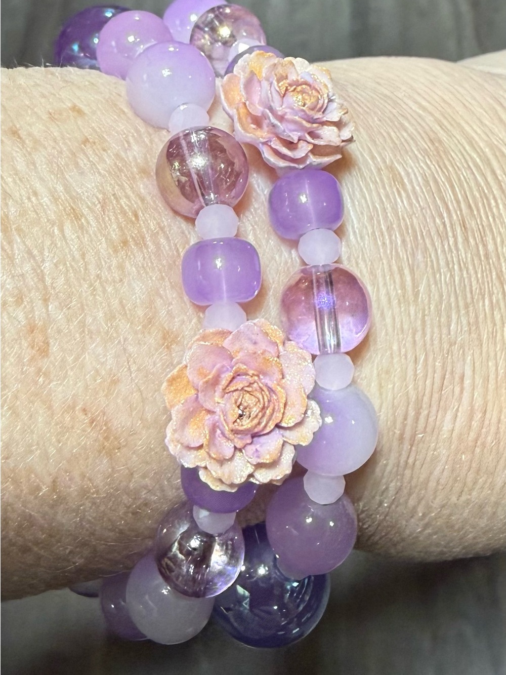 Lavender Iridescent Beaded Stretch Bracelet with Floral Accents - Picture 2 of 2